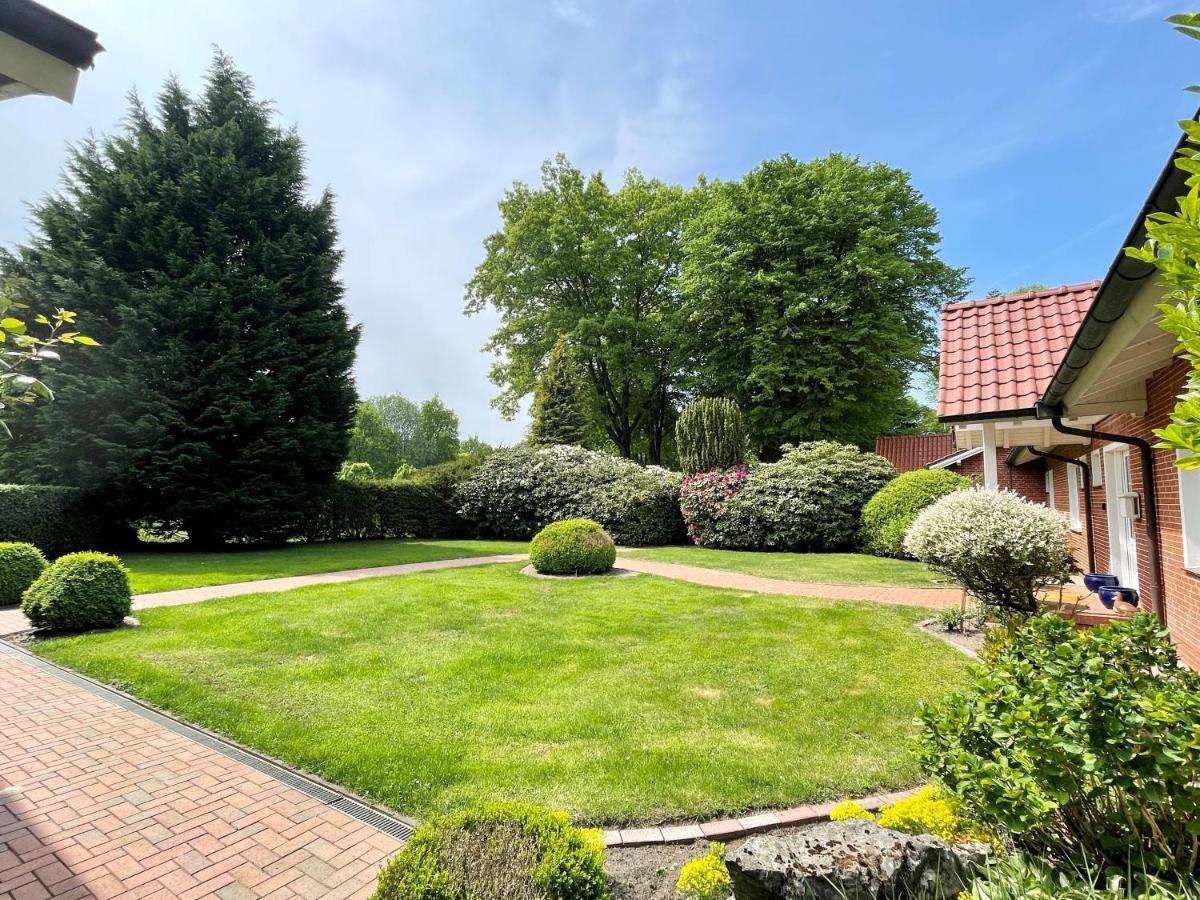 Landhaus Am Wald Mit Garten Mit 1 Schlafnische Und 1 Schlafzimmer Aurich Exteriér fotografie