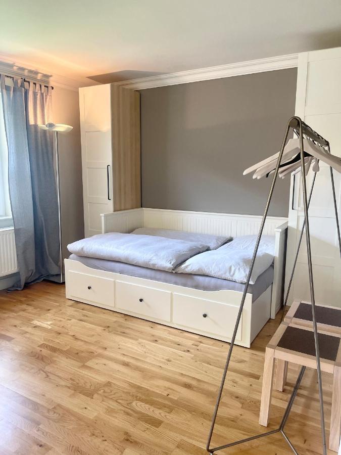 Landhaus Am Wald Mit Garten Mit 1 Schlafnische Und 1 Schlafzimmer Aurich Exteriér fotografie