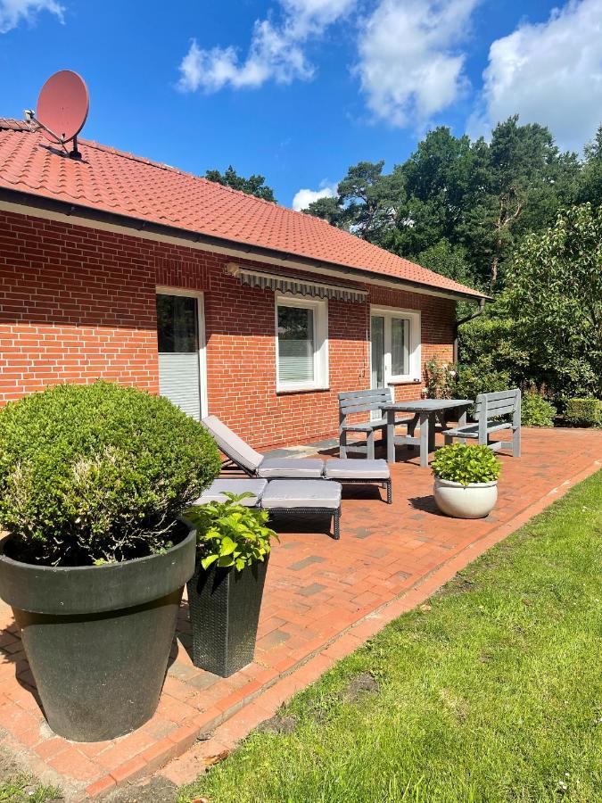 Landhaus Am Wald Mit Garten Mit 1 Schlafnische Und 1 Schlafzimmer Aurich Exteriér fotografie